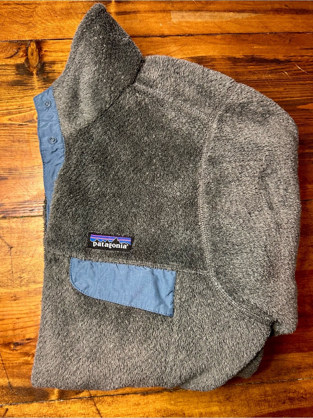 Patagonia Gray Sherpa Fleece with Blue Accent - Picture 2 of 5